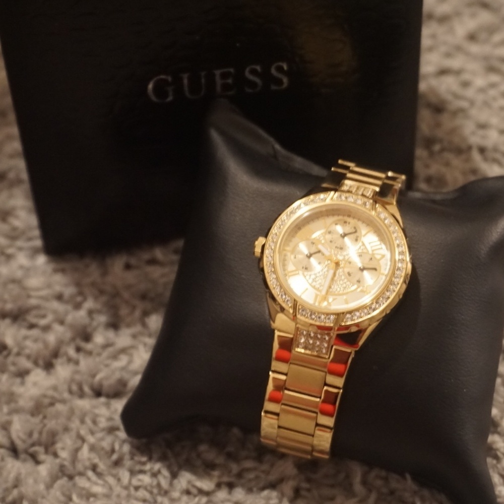 💎💎💎GOLD GUESS WATCH 💎💎💎💎